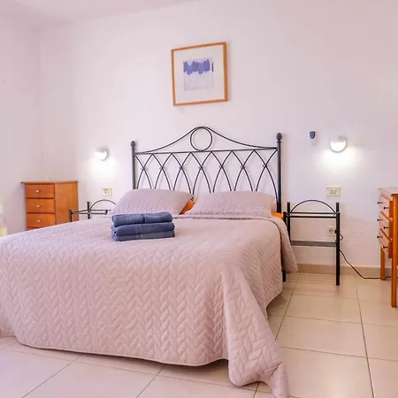 Вилла Parque Santiago 2 2 Tenerife & Sales Плая-де-лас-Америкас